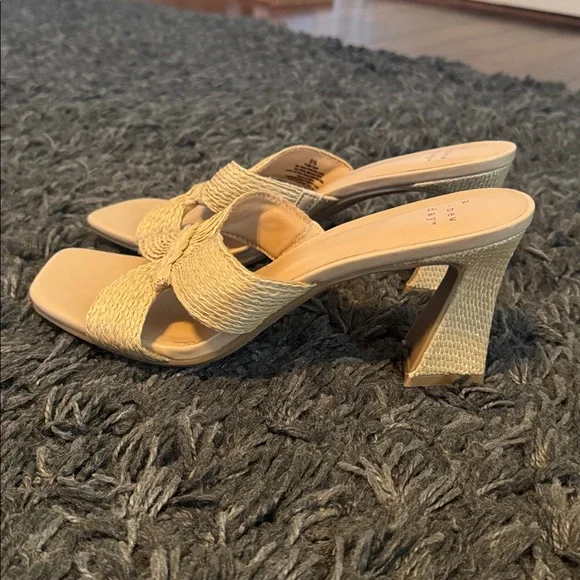 A New Day Cream Woven Slide Sandals sz 8.5 - Picture 4 of 5